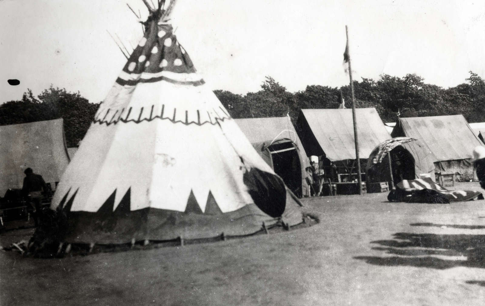 Egyesült Királyság, Birkenhead, Arrowe Park, 3. Nemzetközi Cserkész Világtalálkozó (Jamboree), indián sátor (wigwam) az amerikai cserkésztáborban., 1929, Ábrahám Katalin és László, sátor, sátortábor, Fortepan #228181