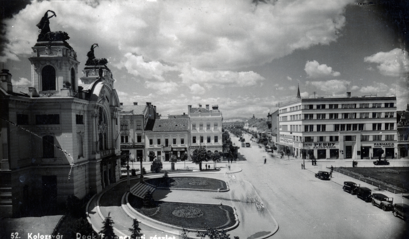 Romania,Transylvania, Cluj-Napoca, Deák Ferenc utca (Bulevardul Eroilor), balra a Nemzeti Színház., 1942, Ábrahám Katalin és László, theater, Fortepan #228254