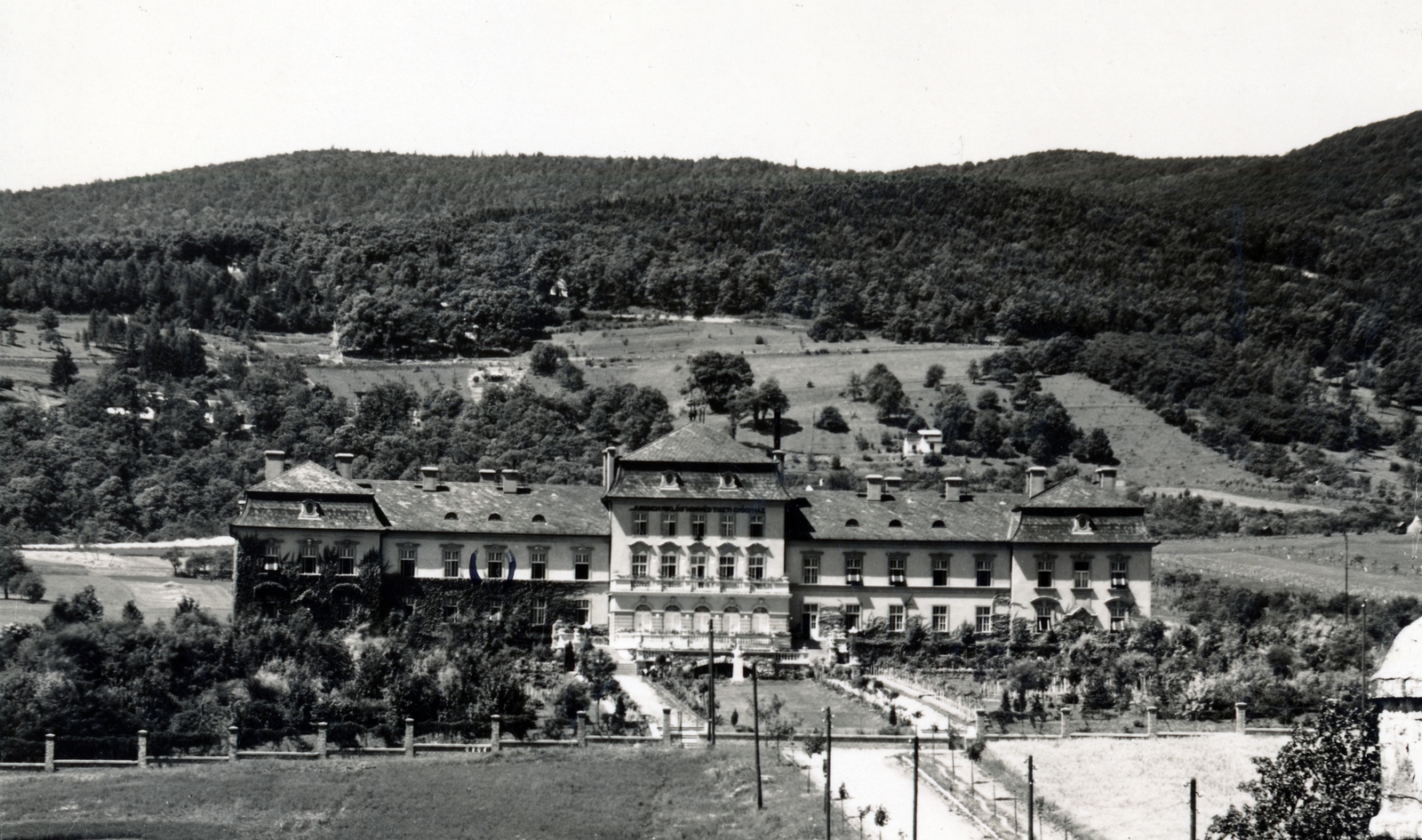 Hungary, Kőszeg, Jurisich Miklós Honvéd tiszti gyógyház, később SZOT üdülő., 1942, Ábrahám Katalin és László, Fortepan #228276