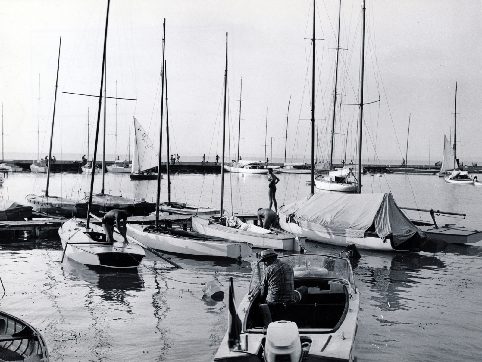 Magyarország,Balaton, Siófok, kikötő, szemben a nyugati móló., 1966, Ábrahám Katalin és László, Fortepan #228279