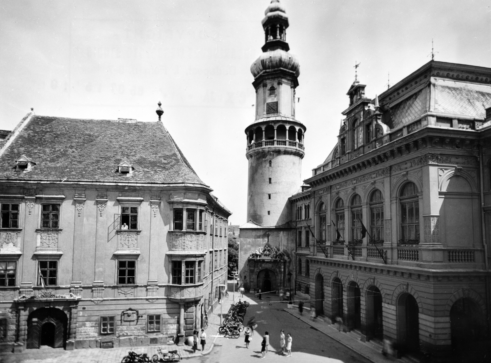 Hungary, Sopron, Fő (Beloiannisz) tér, szemben a Tűztorony, balra a Storno-ház, jobbra a Városháza., 1965, Fortepan/Album078, Fortepan #228283
