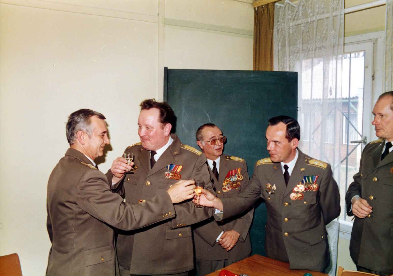 1986, Ötvös János, Óbuda ship, soldier, medal, clink, Fortepan #228342