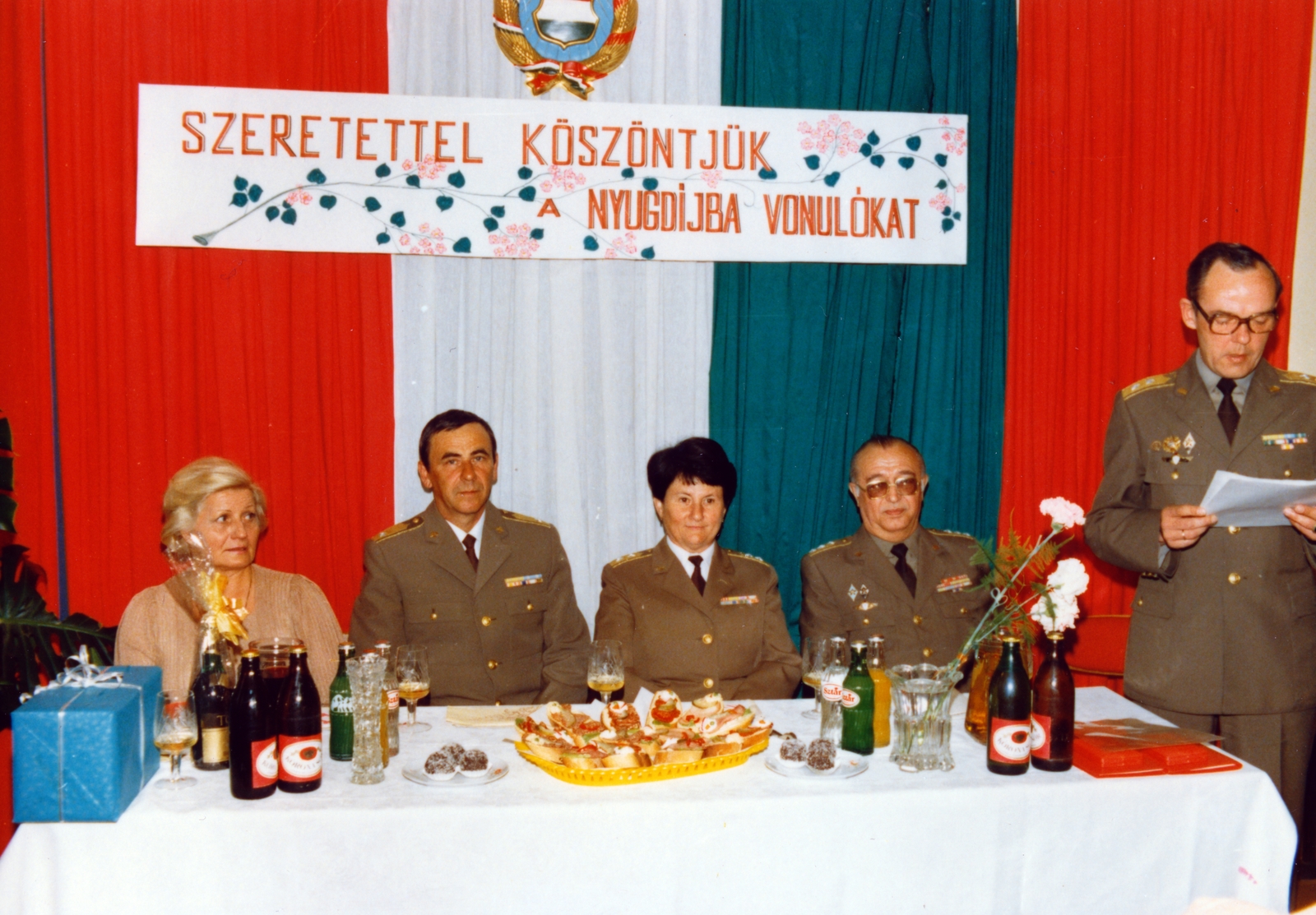 1985, Ötvös János, soldier, beer, Fortepan #228350