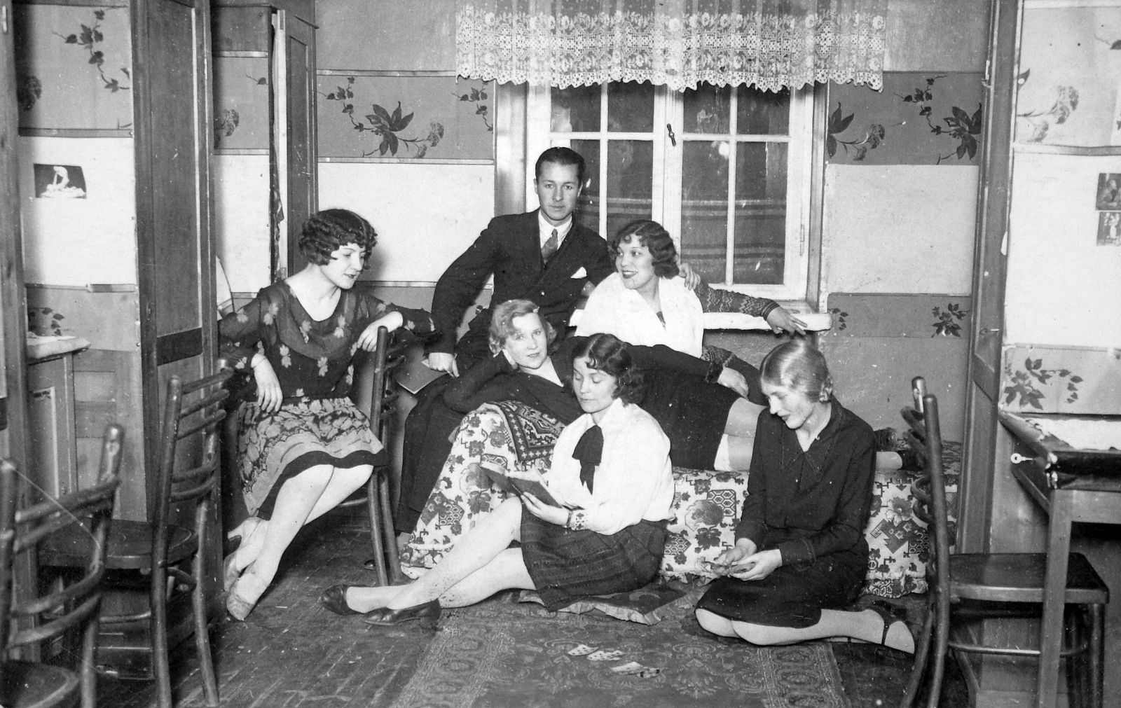 1928, Lakatos Mária, book, reading, tableau, women, interior, man, Fortepan #22838
