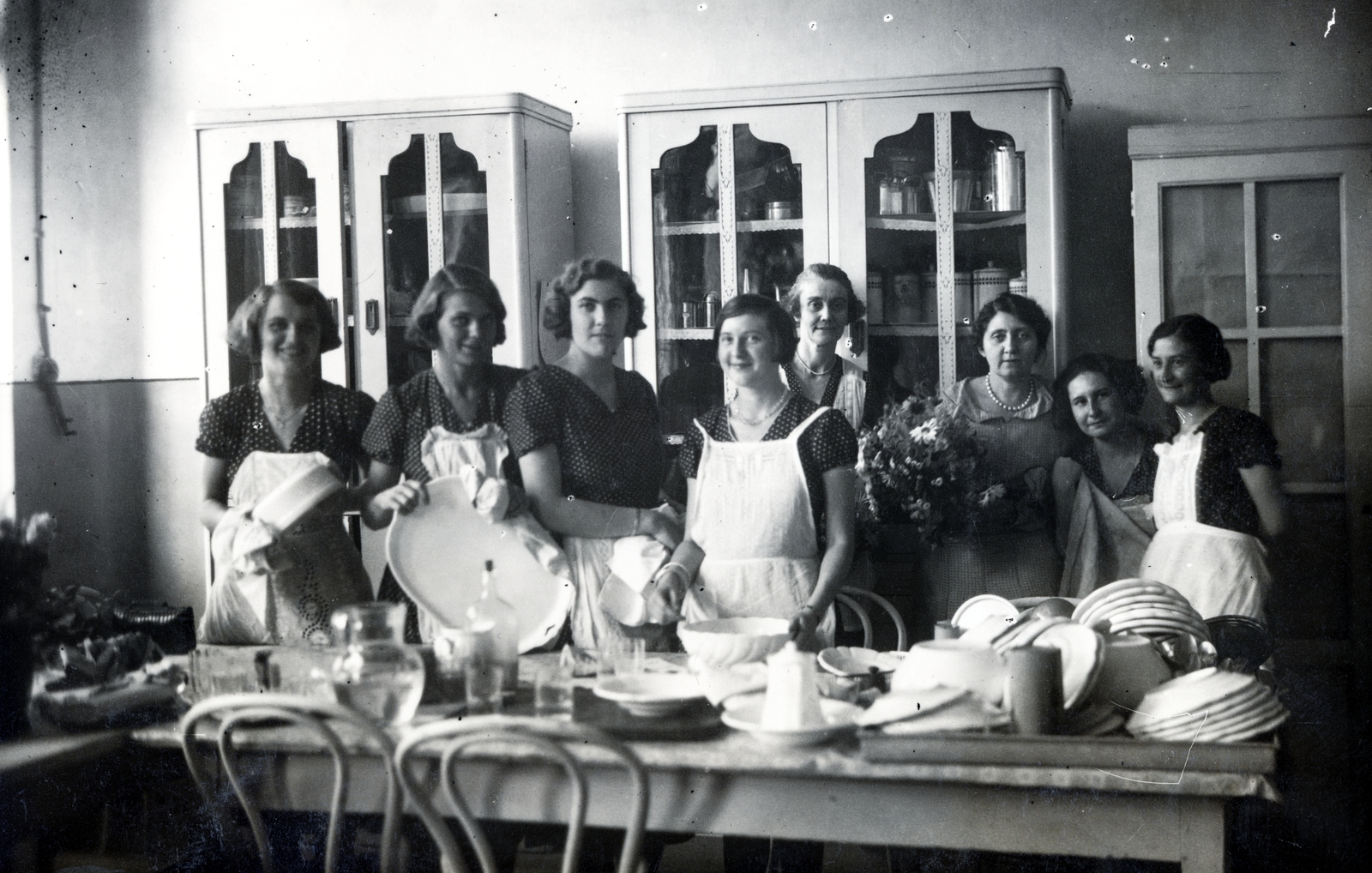 1932, Flanek-Falvay-Kováts, nők, tányér, konyha, Fortepan #228513