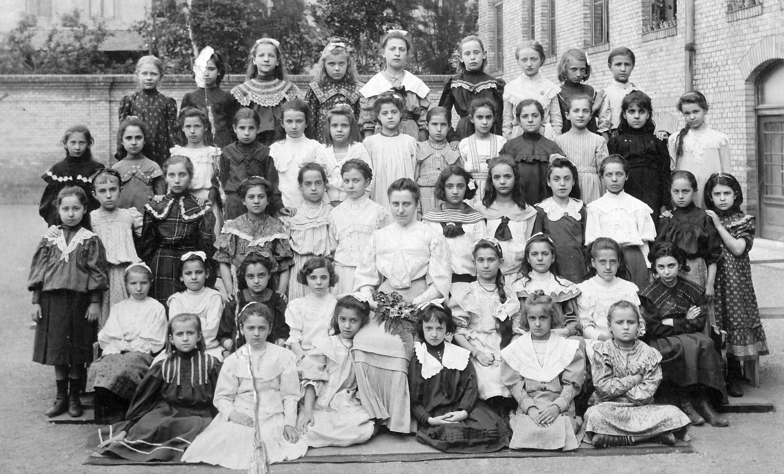 1910, Fortepan, yard, class photo, tableau, summer, girls' class, Fortepan #22854