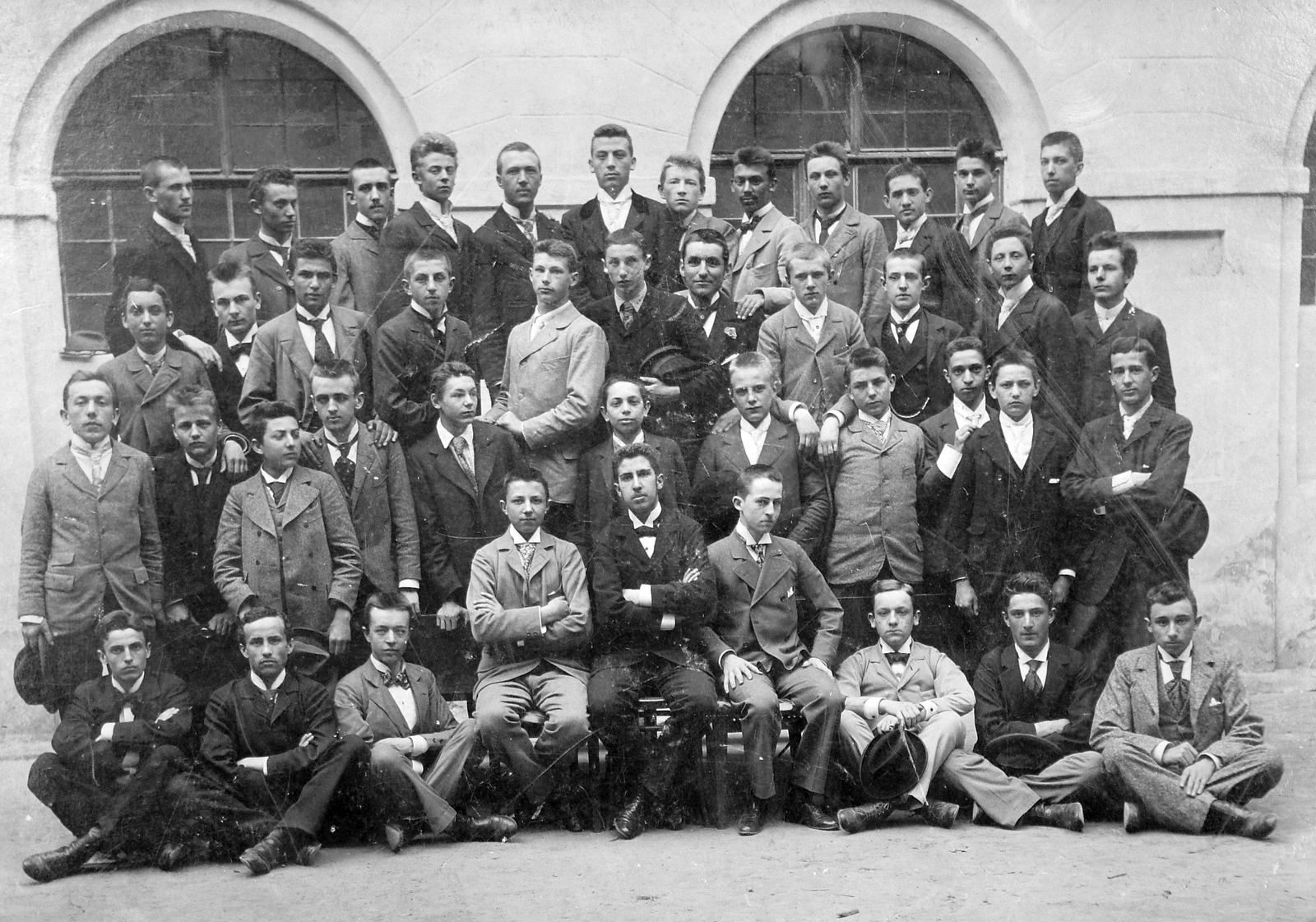 1916, Fortepan, school, yard, class photo, tableau, boys, cross-legged sitting, Fortepan #22857