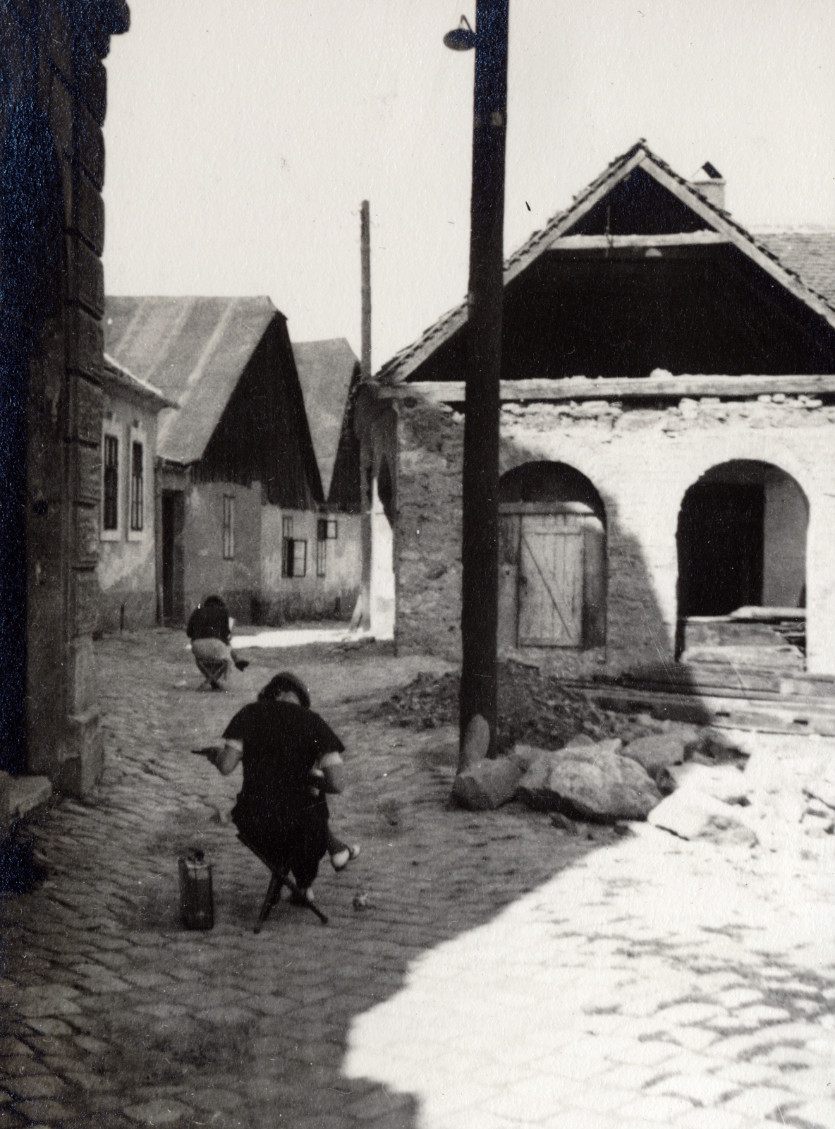 Magyarország, Tabán, Budapest I., az Aranykakas utca a Bocskai / Bocskay tér felől nézve., 1932, Flanek-Falvay-Kováts, Budapest, Fortepan #228570