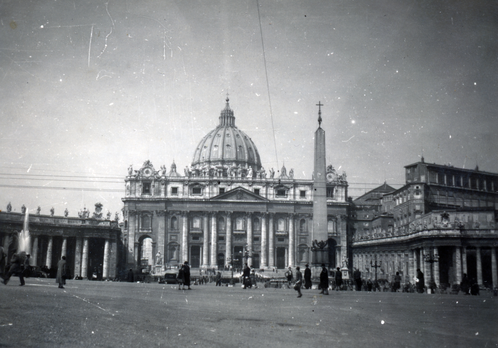 Italy, Rome,Vatican City, Szent Péter tér, Szent Péter-bazilika. A felvétel a Délolasz Repülő Tanfolyam vadászpilóta növendékeinek kirándulásán készült., 1939, Szűcs Zsigmond örökösei, Fortepan #228616