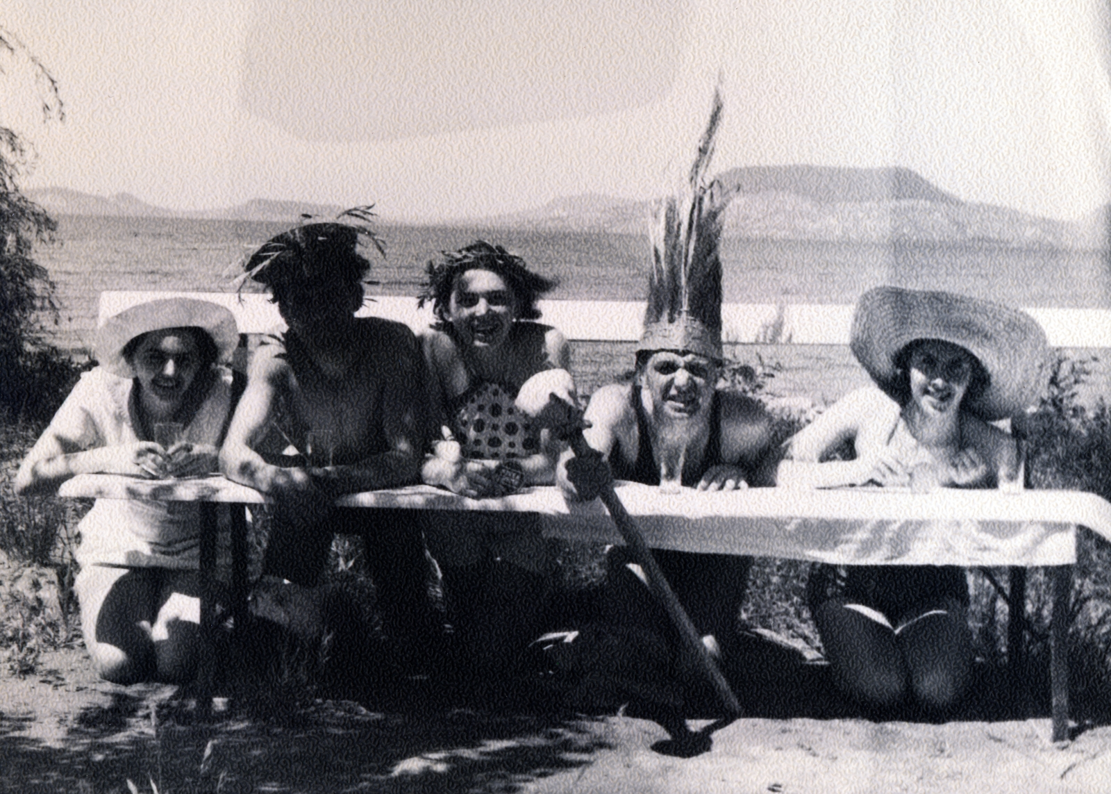 Hungary,Lake Balaton, Fonyód, Bélatelep, szemben jobbra a Badacsony., 1937, Flanek-Falvay-Kováts, picnic, Fortepan #228684
