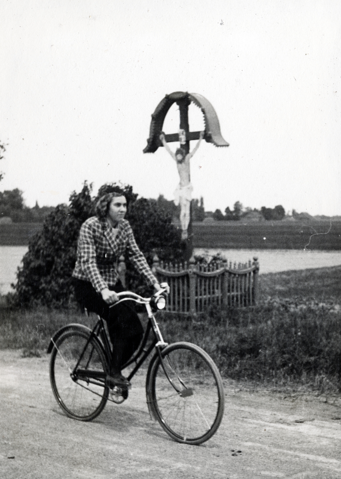 1934, Flanek-Falvay-Kováts, crucifix, bicycle, Csepel-brand, Rapid-brand, Fortepan #228699