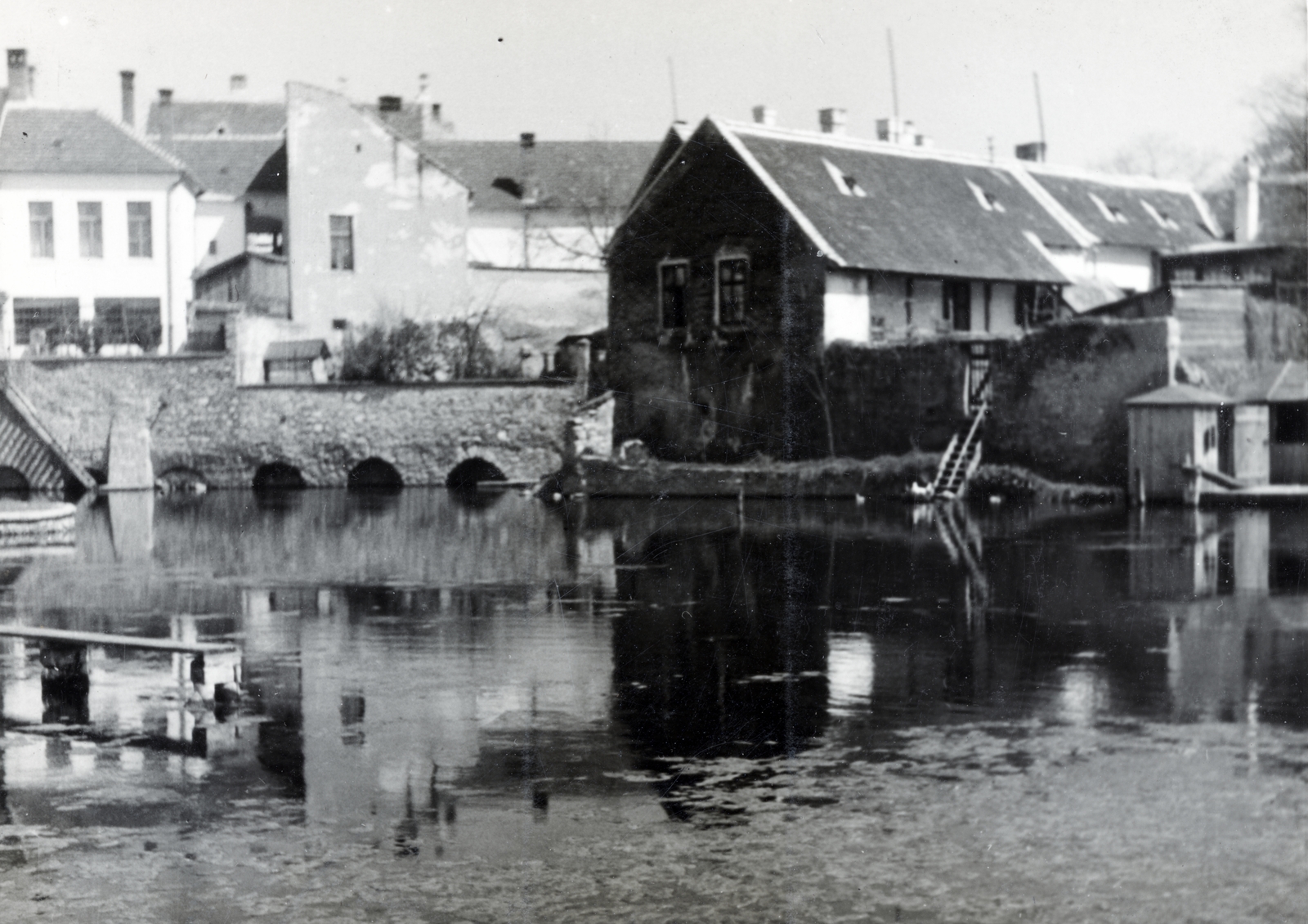 Magyarország, Tapolca, Malom-tó., 1935, Flanek-Falvay-Kováts, tó, tükröződés, Fortepan #228734