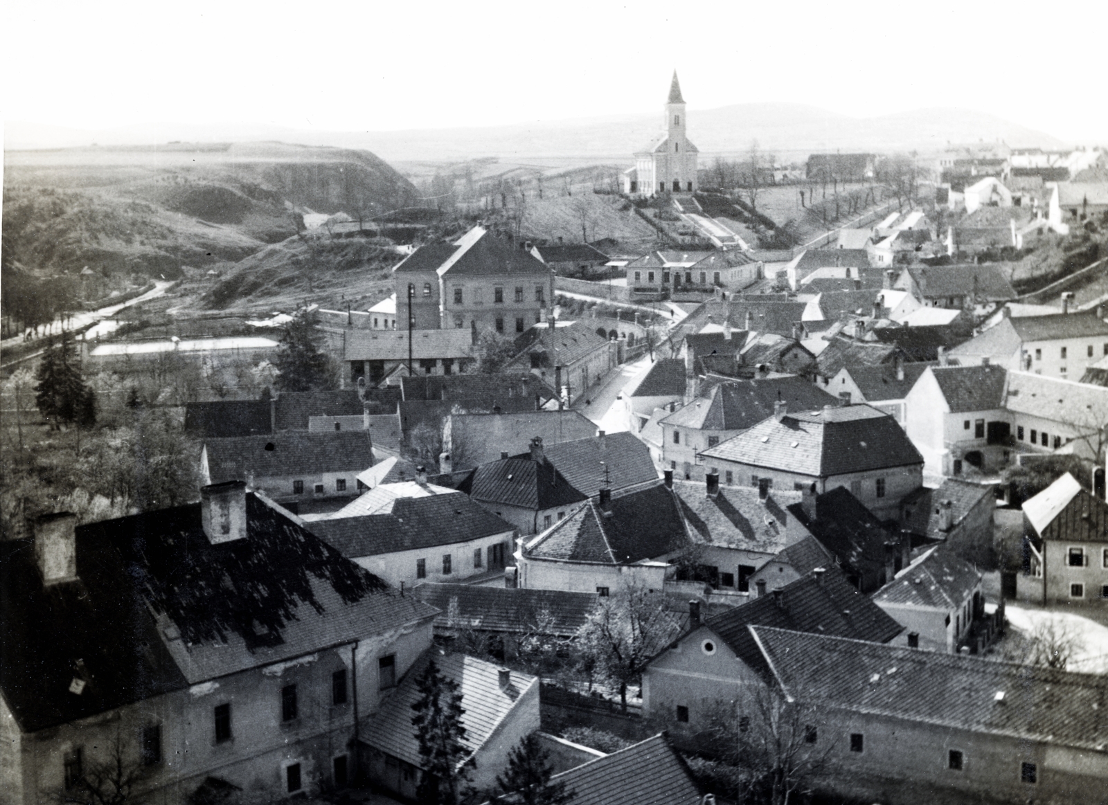 Magyarország, Veszprém, kilátás a Várkilátóból a Szent László-templom felé., 1935, Flanek-Falvay-Kováts, Fortepan #228736