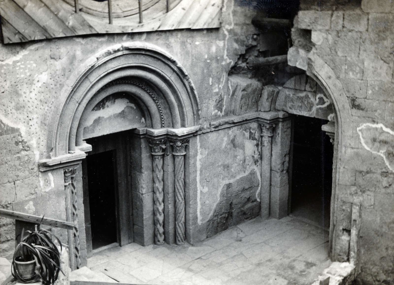 Hungary, Esztergom, a várkápolna bejárata., 1935, Flanek-Falvay-Kováts, entrance, arch, Fortepan #228742