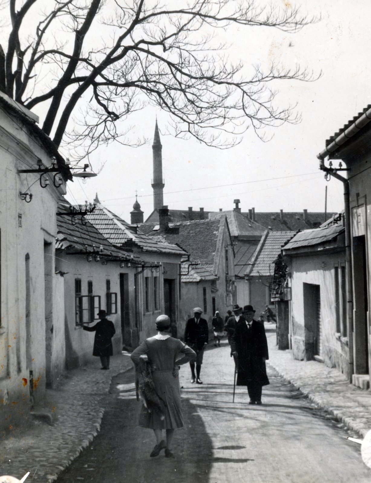 Hungary, Eger, Vécsey Sándor utca a Servita utca felé nézve, szemben a Minaret., 1930, Kern család, Fortepan #228871