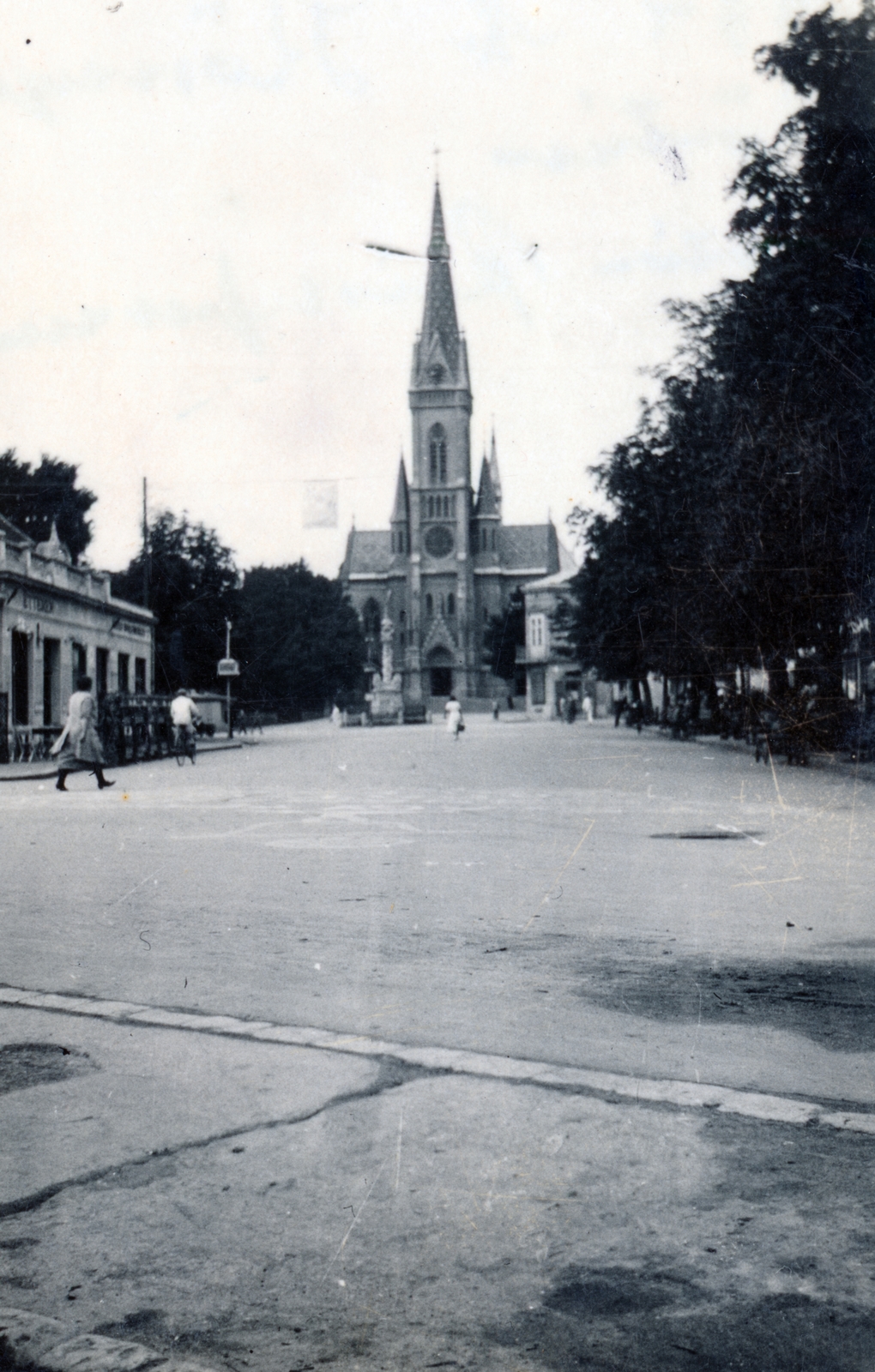 Magyarország, Kőszeg, Fő tér, szemben a Jézus Szíve-templom., 1934, Petősi Dénes, templom, neogótika, Fortepan #228925