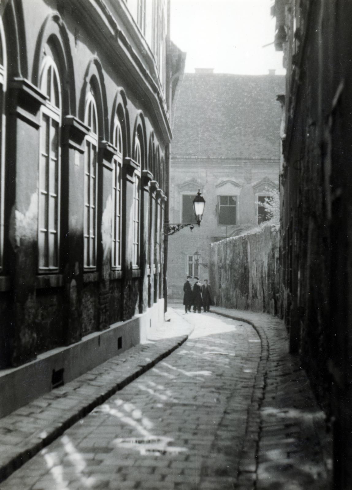 Hungary, Budapest I., Dárda utca az Úri utca felé nézve., 1956, Flanek-Falvay-Kováts, street view, gas lamp, alley, Budapest, Fortepan #229144
