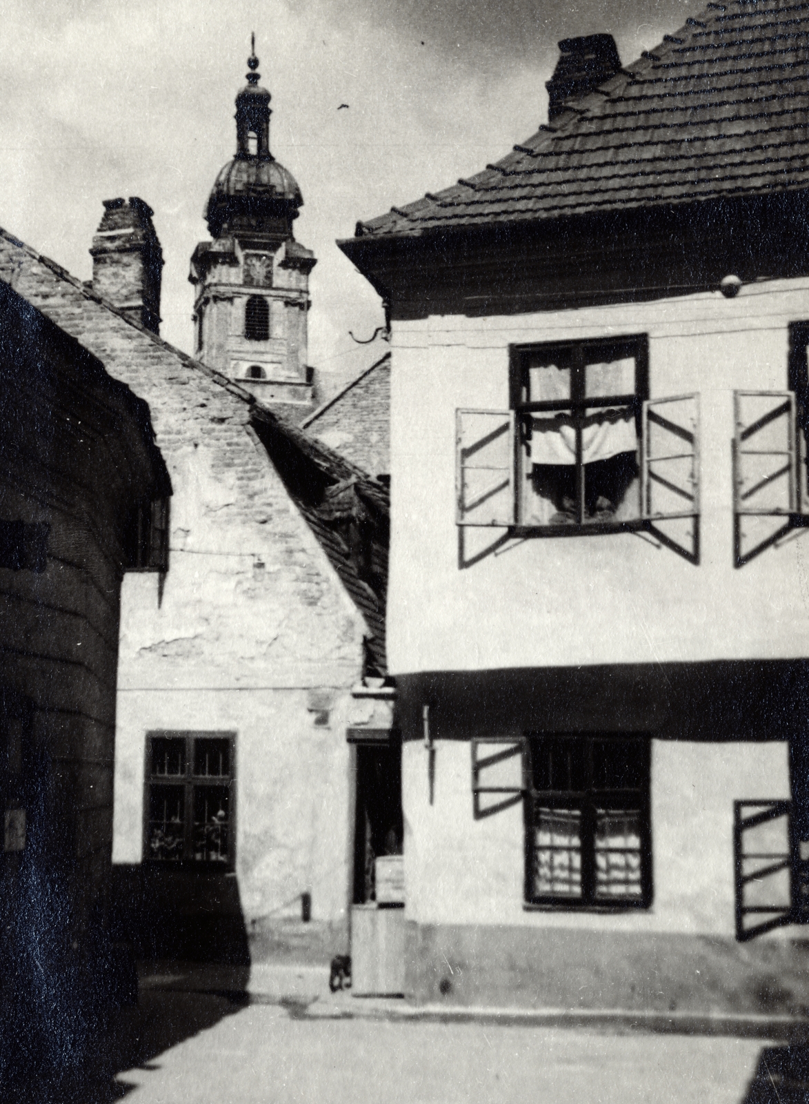 Hungary, Győr, Sarkantyú köz, háttérben a Székesegyház tornya látszik., 1934, Flanek-Falvay-Kováts, Fortepan #229216