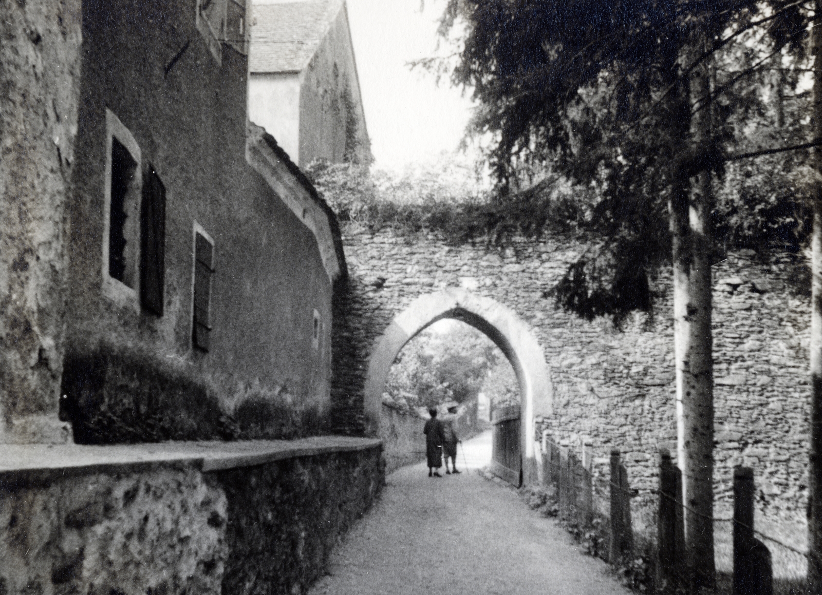 Hungary, Kőszeg, átjáró a Jurisics-vár mellett a Chernel utca és a Várkör között., 1932, Flanek-Falvay-Kováts, Fortepan #229220