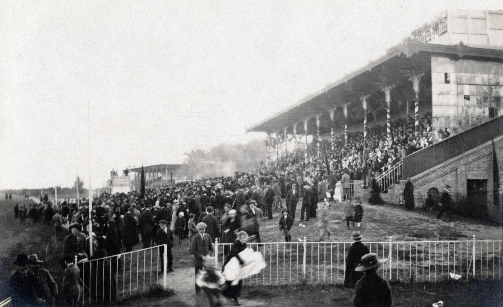 1919, Papp Éva, horse race, grandstand, mass, Fortepan #229232