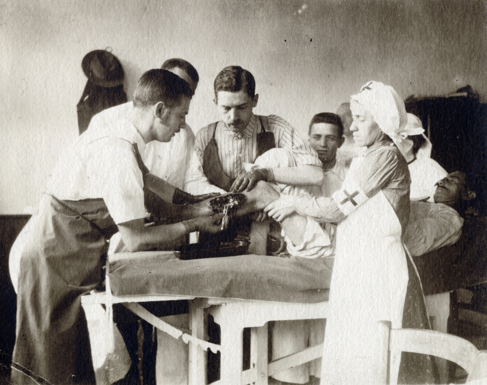 1917, Papp Éva, Best of, doctor, wounded, nurse, surgery, armband, Fortepan #229243