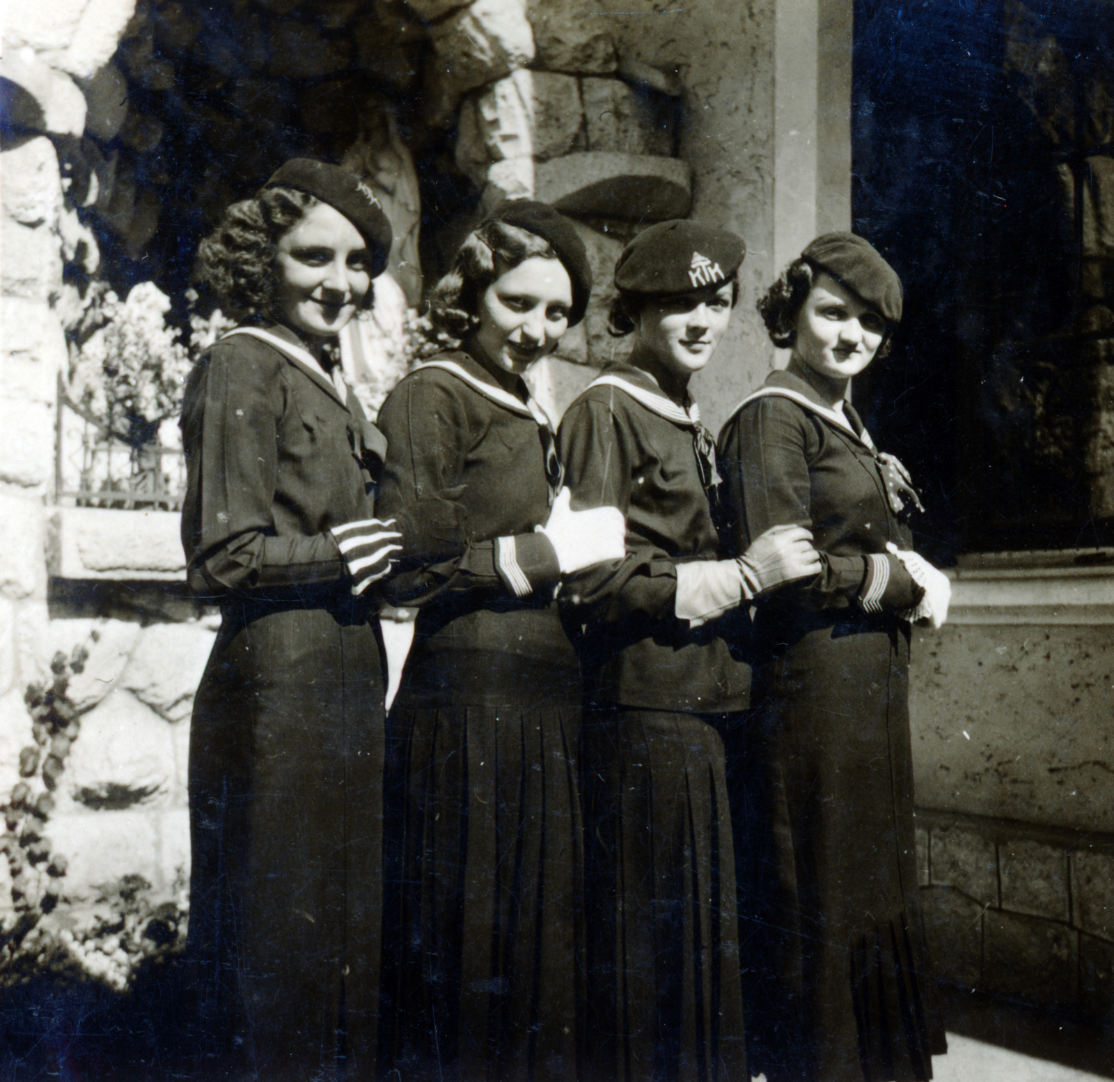 1932, Papp Éva, caps, tableau, school uniform, girls, Fortepan #229276