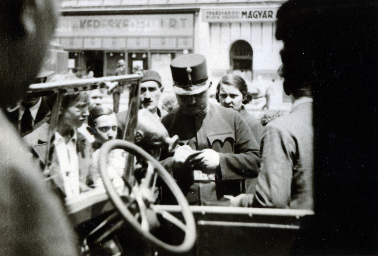 Hungary, Budapest VI., 1934, Hirsch Hugó, vehicle interior, cop, Budapest, Fortepan #229334