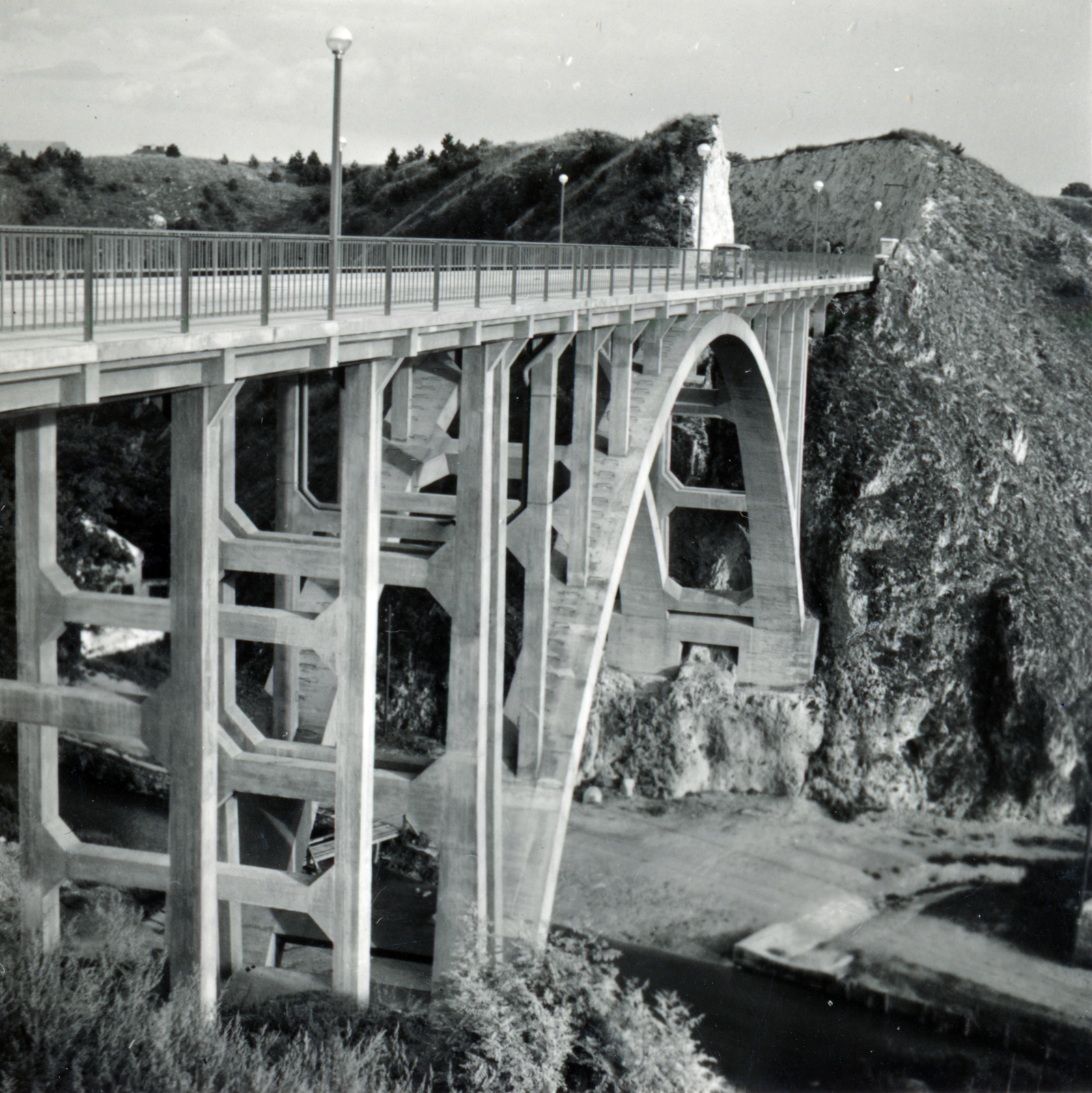 Hungary, Veszprém, Szent István völgyhíd (Viadukt) és alatta a Séd patak., 1941, Jóna Dávid, Fortepan #229371
