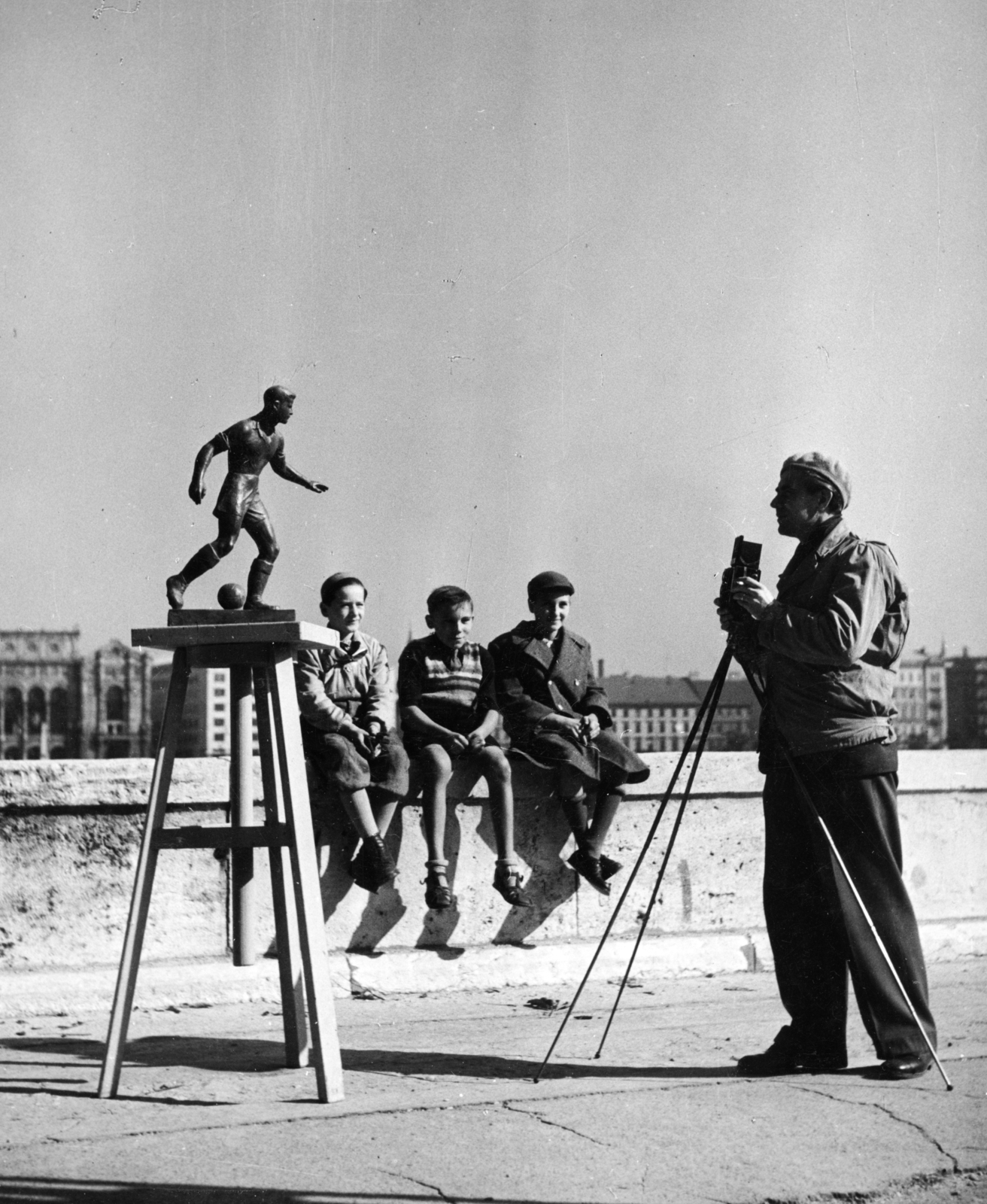 1955, Zimre Zsuzsa, photography, tripod, sculptor, football, Fortepan #229504