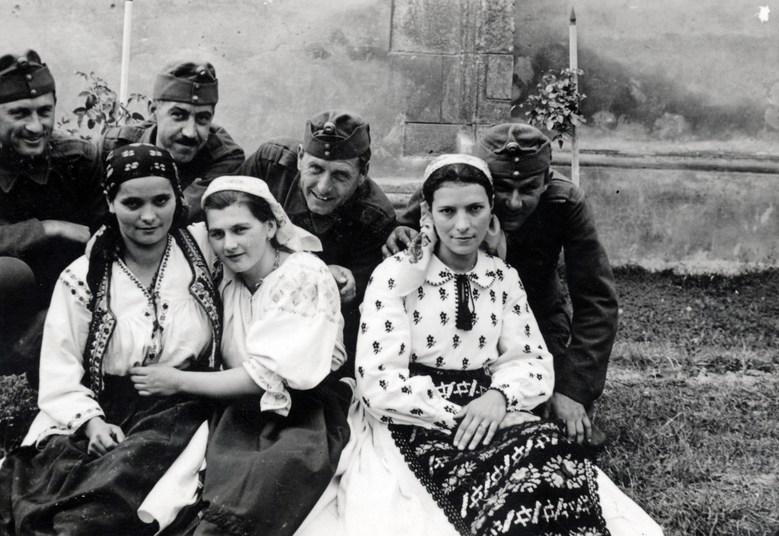 Romania,Transylvania, Bistrița, 1940, Fucskár József Attiláné, folk costume, Fortepan #229574