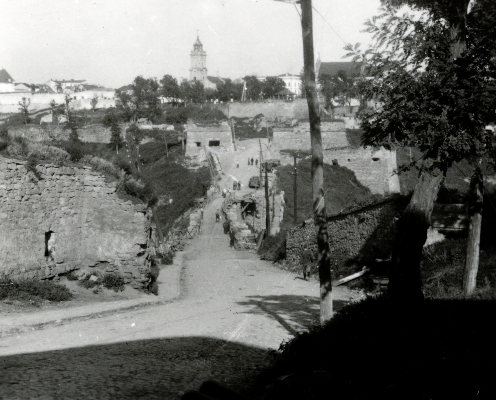Ukraine, (ekkor Kamenyec-Podolszkij), háttérben a Szent Miklós-templom., 1941, Fucskár József Attiláné, Fortepan #229586