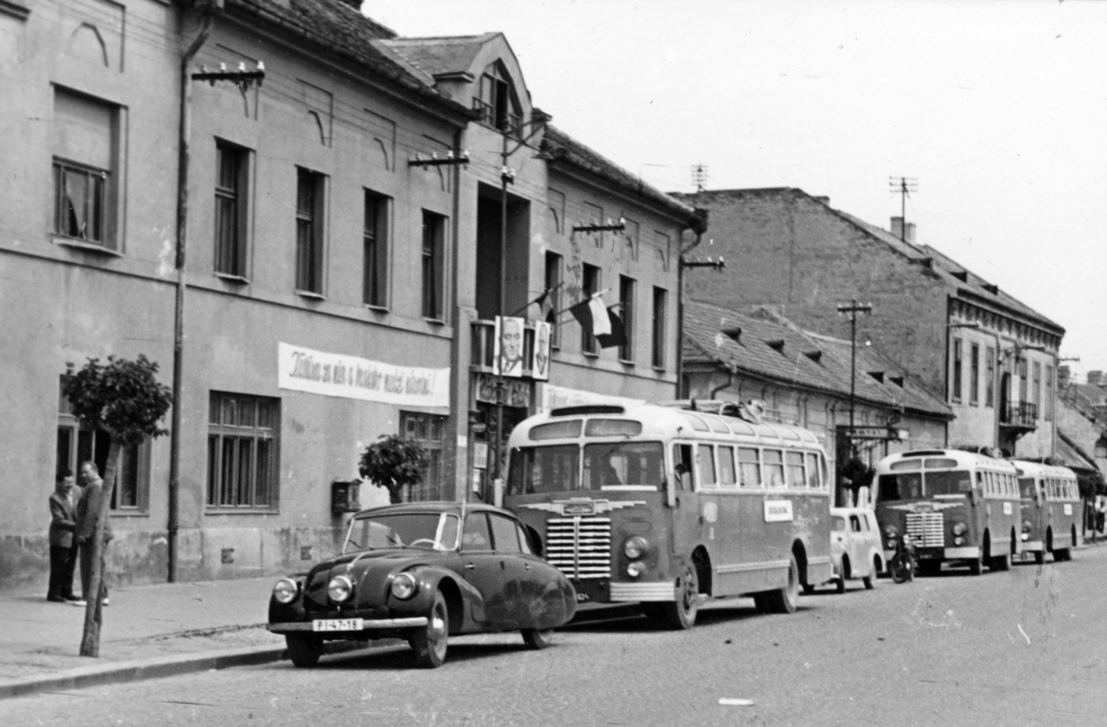 Slovakia, Komarno, Duna rakpart (Dunajské nábrežie)., 1954, Stuber Andrea, Tatra T87, Fortepan #229666