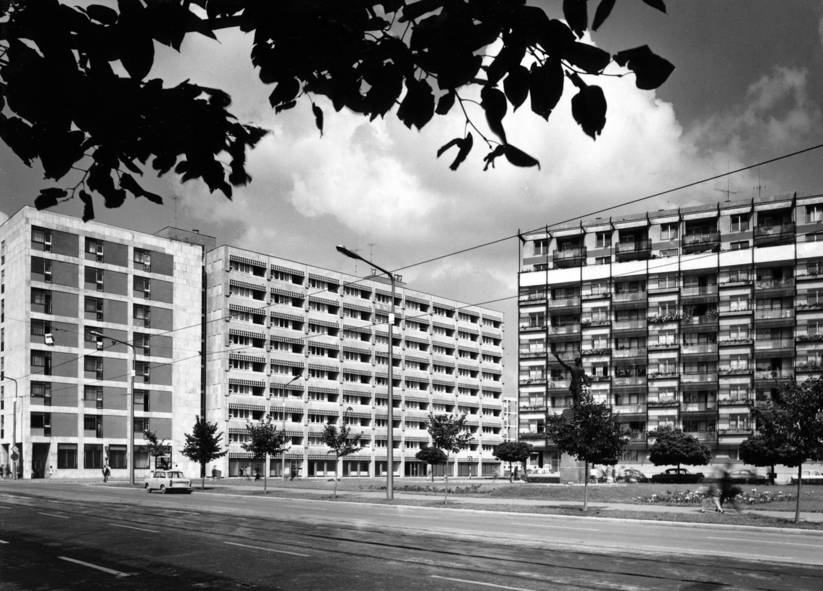 Magyarország, Debrecen, Petőfi tér, balra a Holló János utca melletti épület látható., 1975, Ladinek Viktor, Fortepan #229690