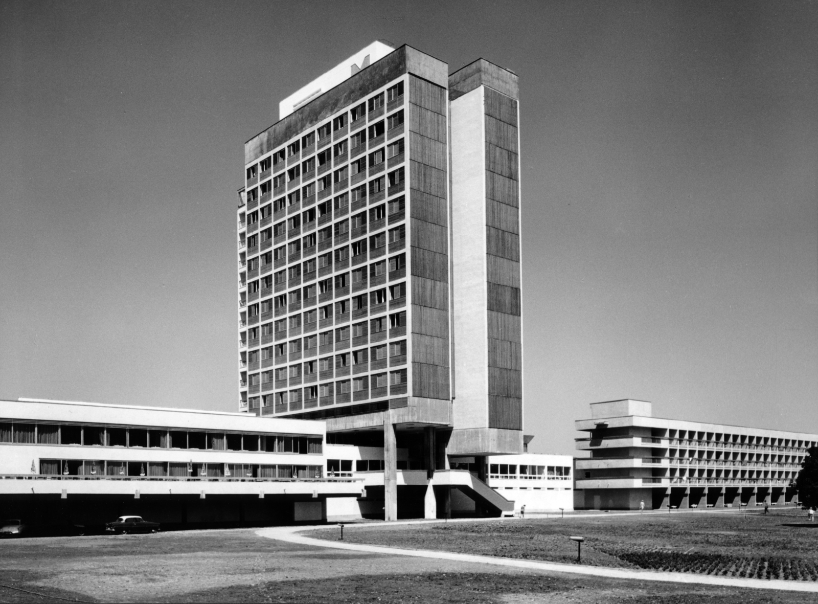 Magyarország, Balatonfüred, a felvétel a Hotel Marina parkjában készült., 1975, Ladinek Viktor, Fortepan #229691