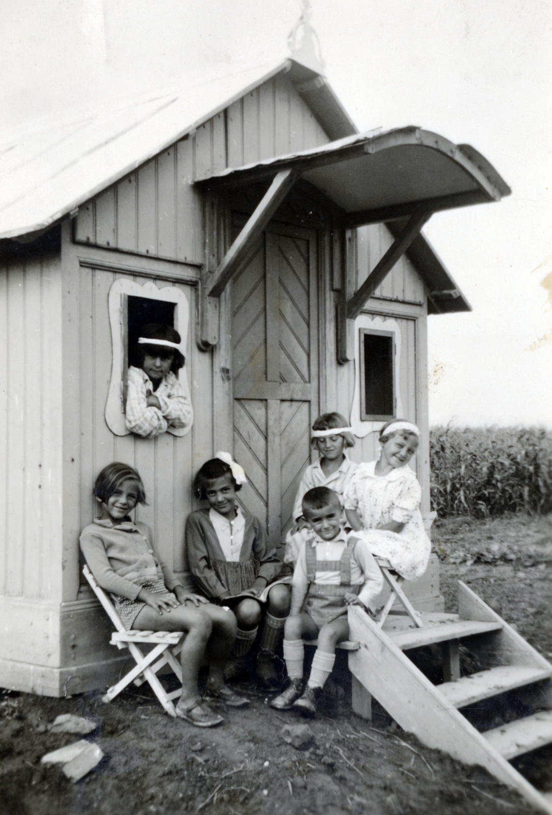 1937, Fortepan/Album082, kids, wooden cottage, hair clip, holiday house, stairs, chair, Fortepan #229745