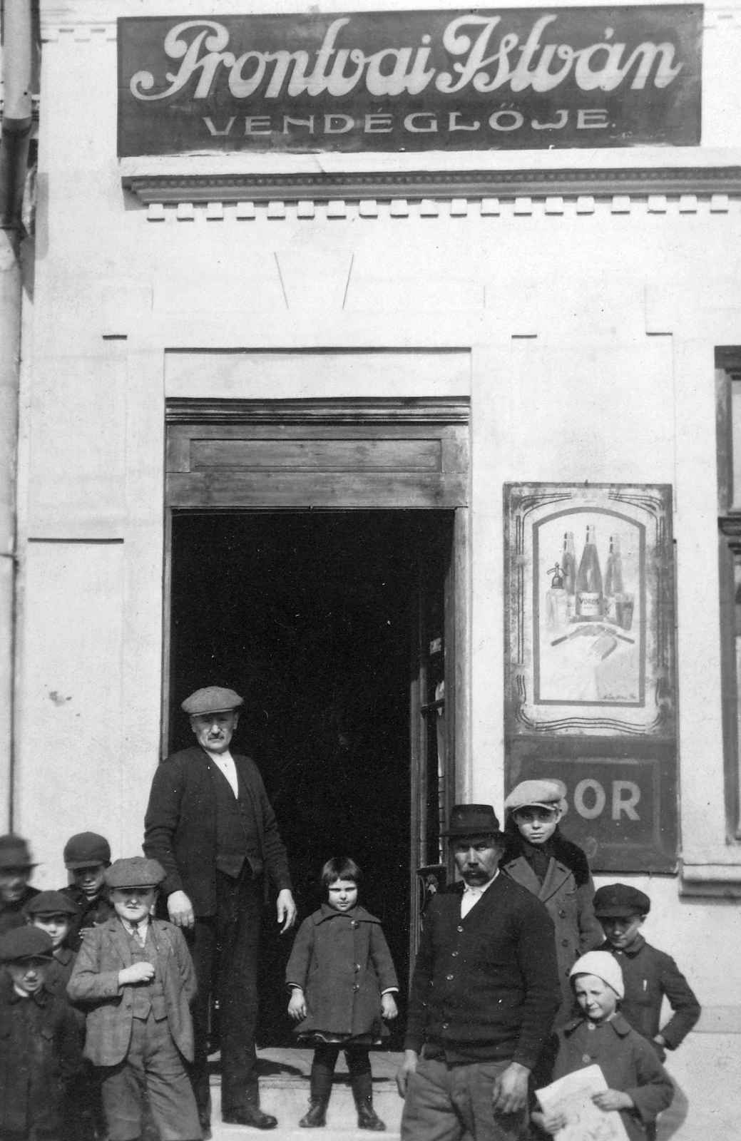 Hungary, Budapest IV., Nyár utca 11., 1922, Fortepan, sign-board, men, restaurant, kids, Budapest, Fortepan #22989