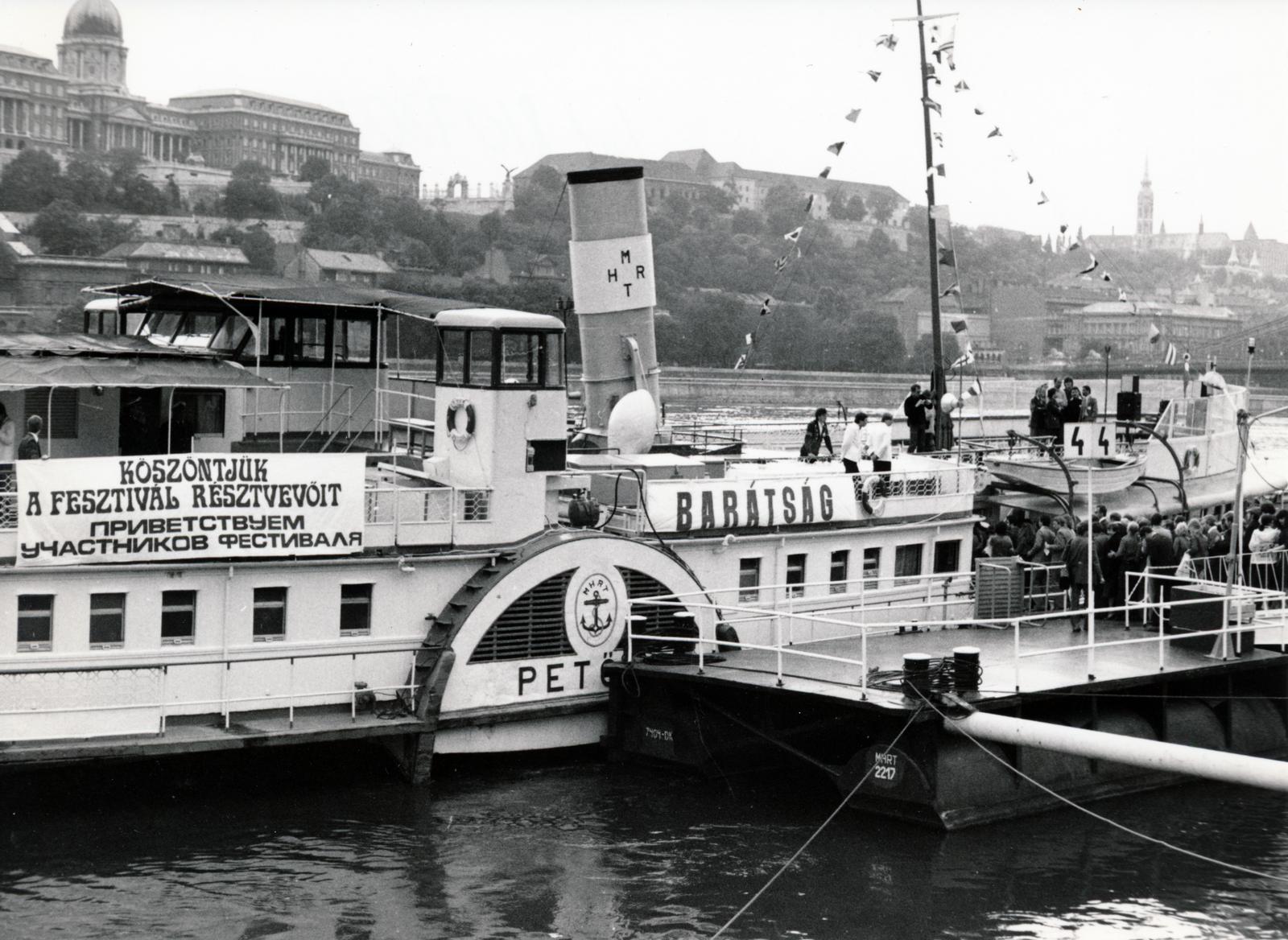 1969, Juhász-Tarcai Annamária, Szent László/Petőfi ship, Fortepan #230043