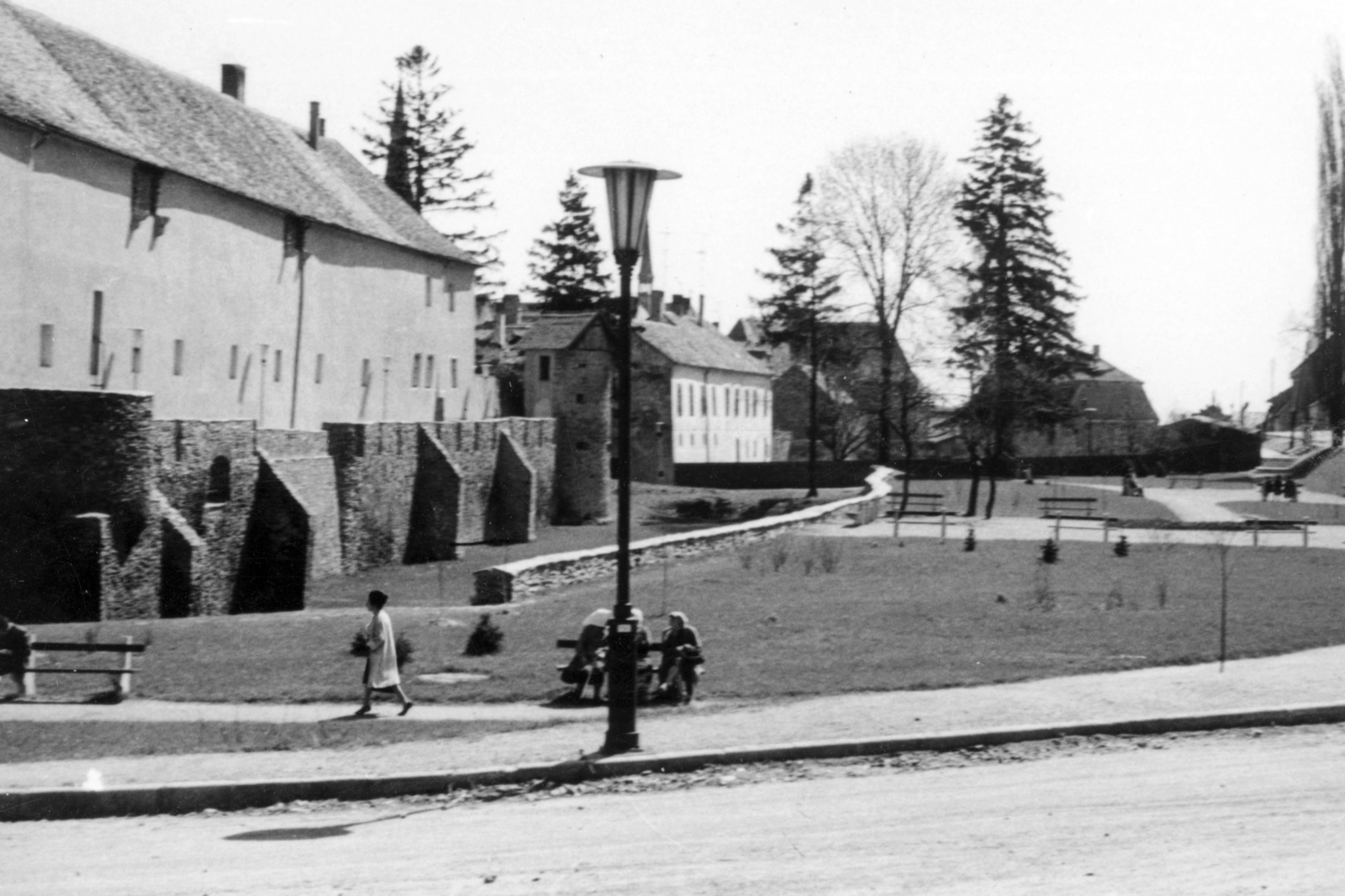 Magyarország, Kőszeg, Várkör, a Jurisics-vár külső várfala., 1965, Korner Veronika, park, Fortepan #230083