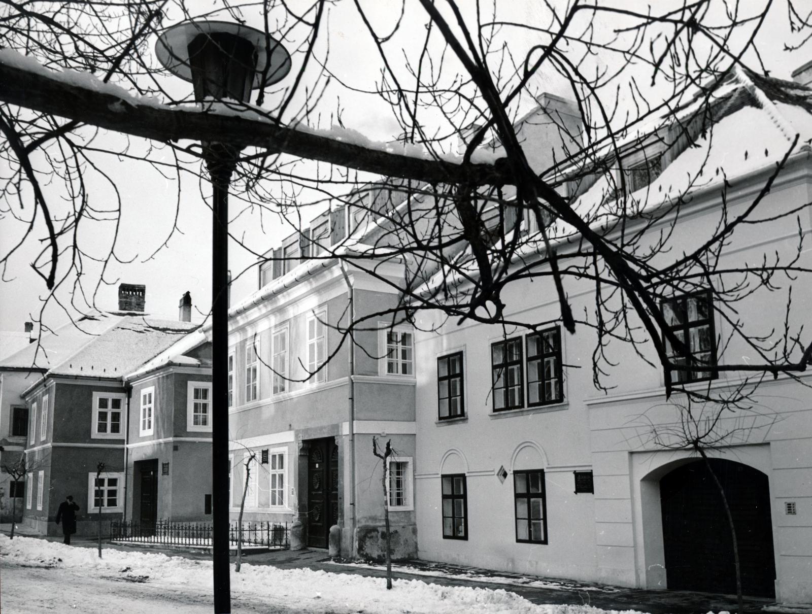 Hungary, Kőszeg, Rajnis utca a Táblaház (Schätzel Frigyes) utcától a Várkör felé vezető szakaszon., 1977, Székely Iván, Fortepan #230361