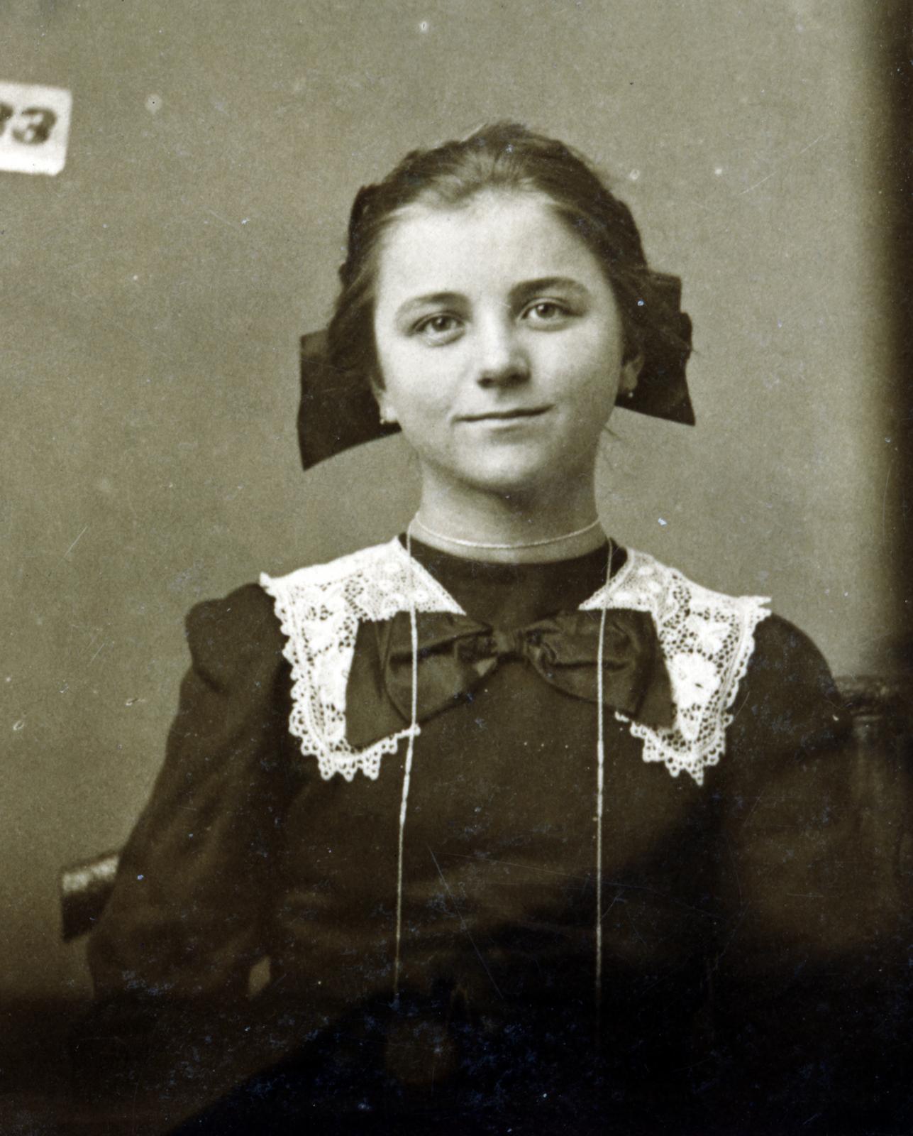 1911, Losonci Rita dr., girl, portrait, Fortepan #230438