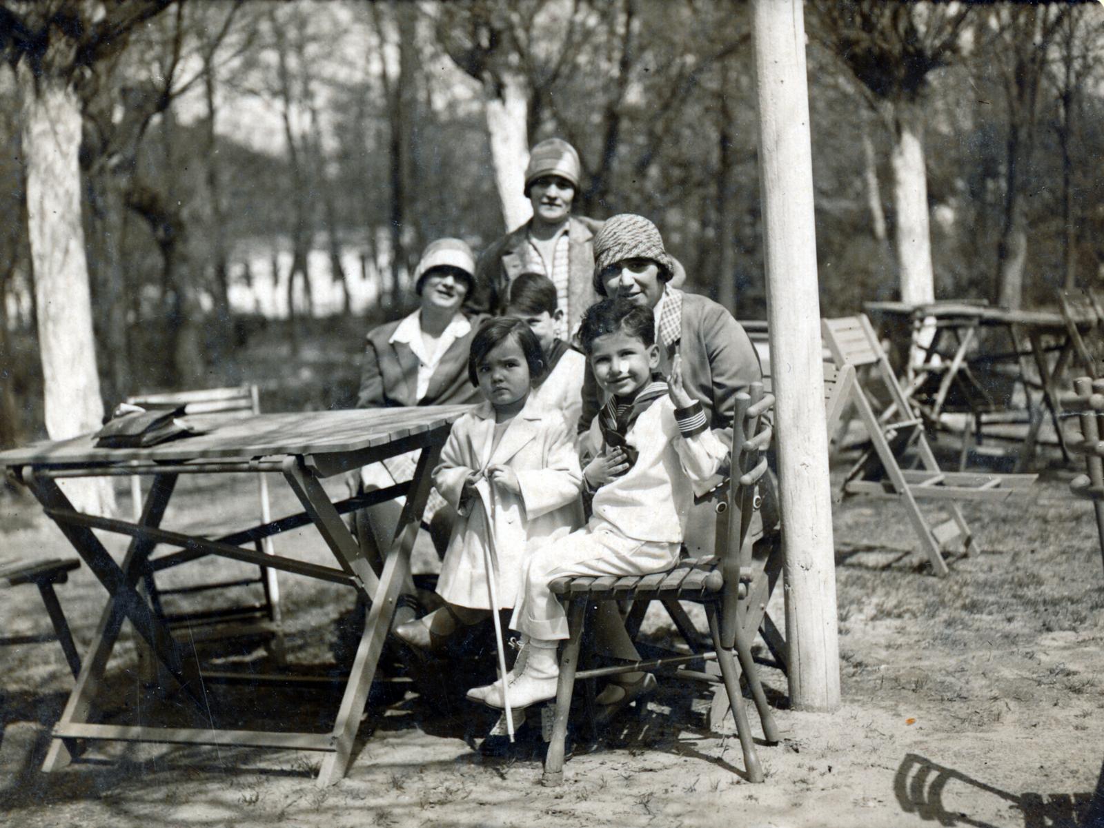 1928, Miklósy Judit, kids, table, excursion, glade, Fortepan #230532