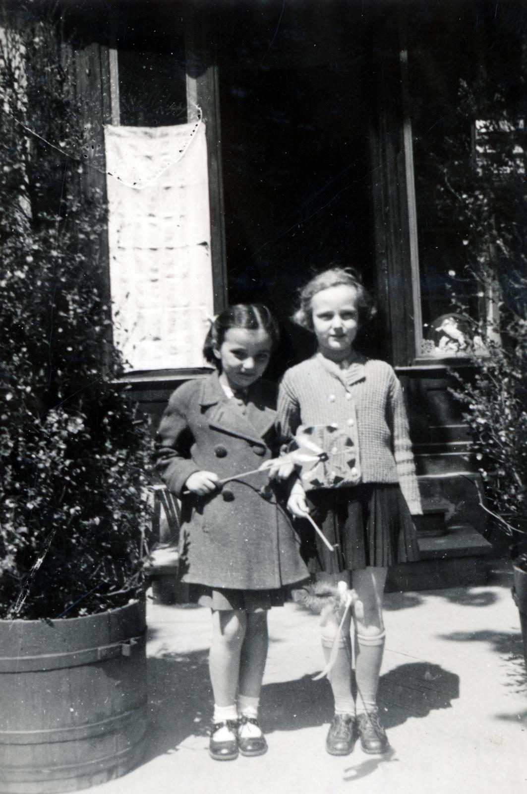 1940, Miklósy Judit, kislány, szélforgó, Fortepan #230549