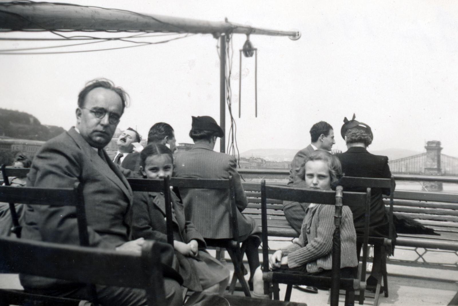 1940, Miklósy Judit, looking back, boat trip, Fortepan #230551