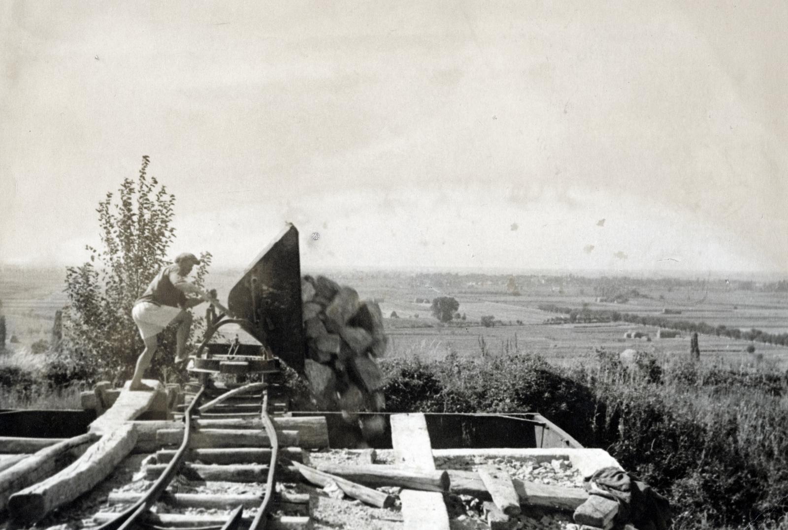 Hungary, Nagyharsány, mészkőbánya., 1935, Bihari Erzsébet-Németh Tamás Lajos, railway cart, Fortepan #230686