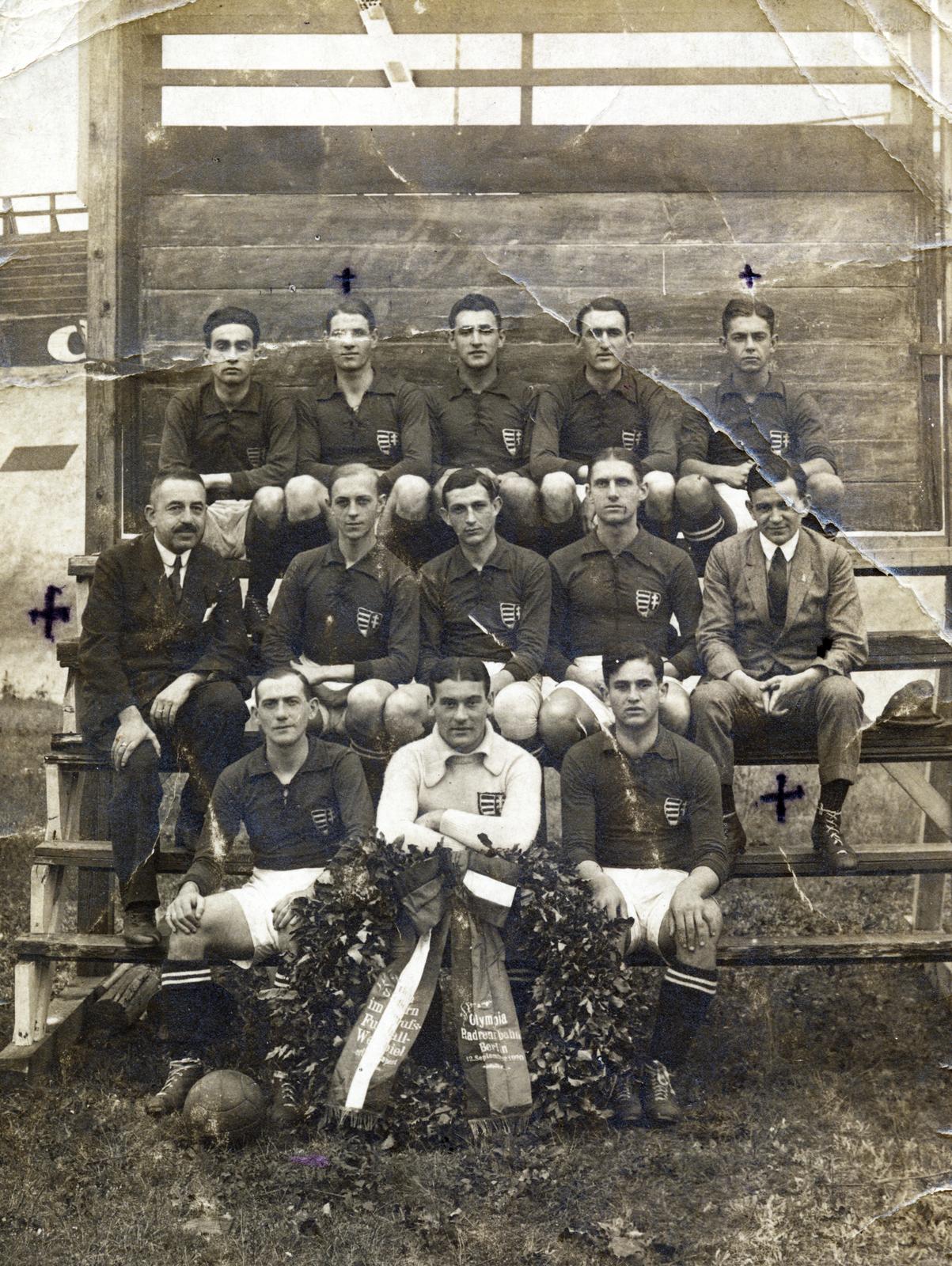 1920, Cserey Zoltán, soccer team, tableau, wreath, Fortepan #230885