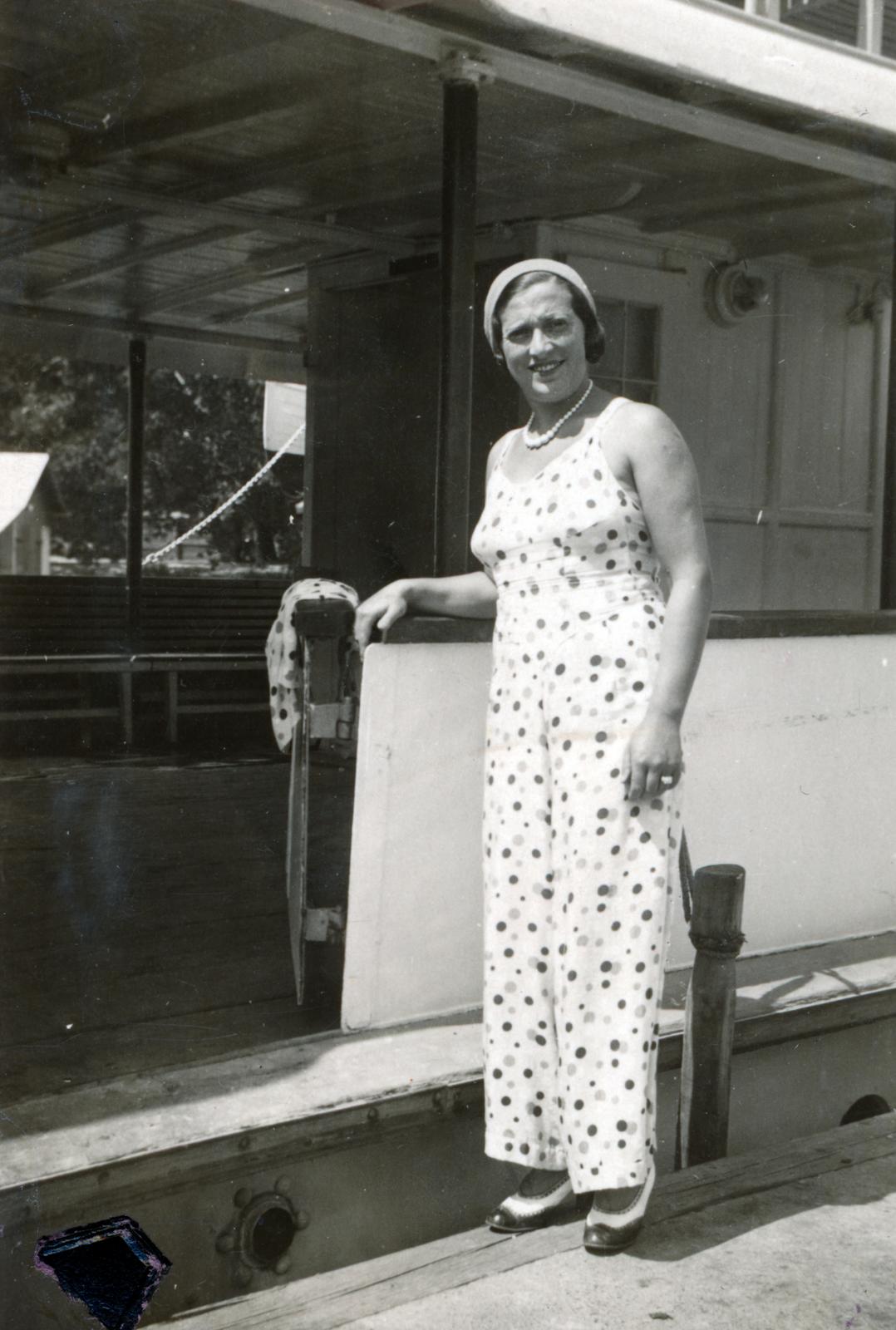 1935, Cserey Zoltán, summer dresses, pearl necklace, Fortepan #230892