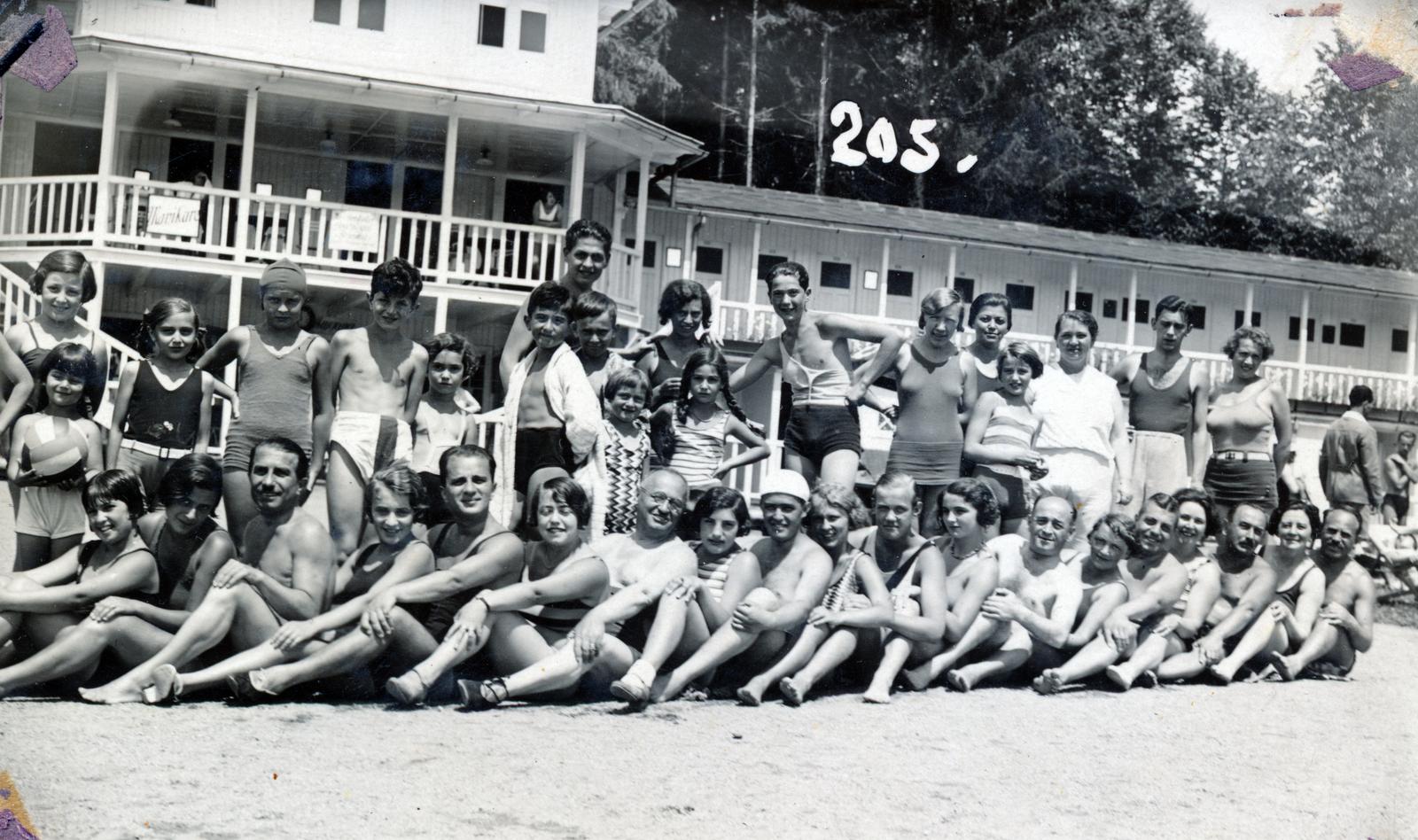 1931, Cserey Zoltán, sitting on the ground, jesting, wide sitting, Fortepan #230905