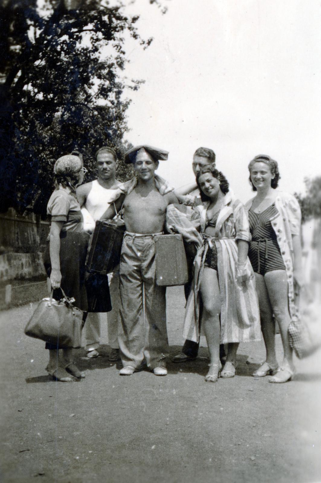 1938, Cserey Zoltán, suitcase, half-naked, Fortepan #231027