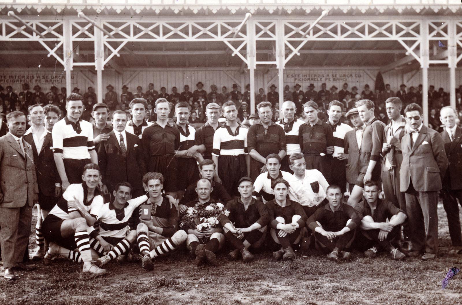 Romania, 1926, Cserey Zoltán, soccer team, eyeglass, auditorium, Fortepan #231093