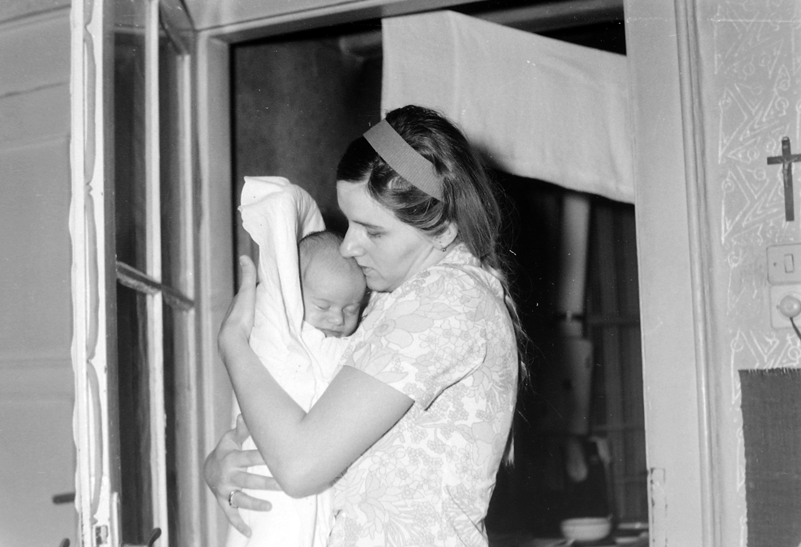 1961, Fortepan, portrait, newborn, interior, mother, cross, baby duvet, hold in arms, Fortepan #2312